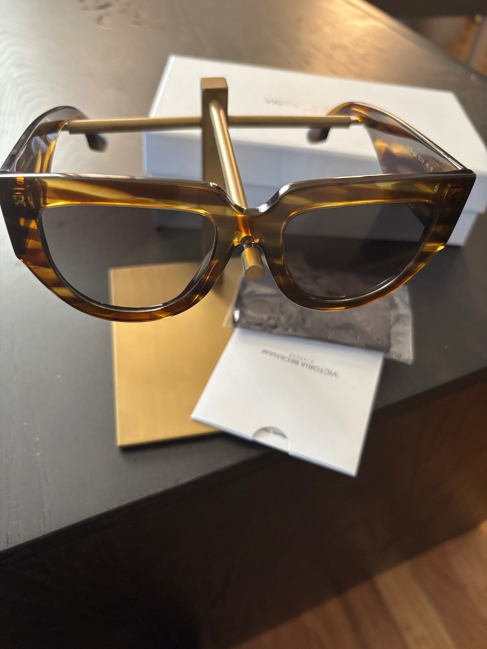 Victoria Beckham Tortoiseshell Cat-Eye Sunglasses - Amber Brown